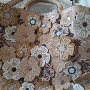 Tea Rose Coach Rogue